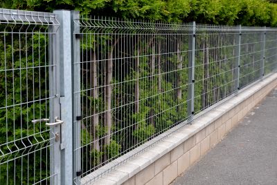 Steel Fence Replacement in Des Moines, IA
