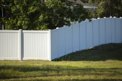 Summer Vinyl Fence Fix